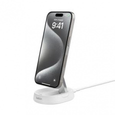 Belkin BOOST CHARGE™ PRO konvertibilní Qi2 15W magnetický nabíjecí stojan, bílá