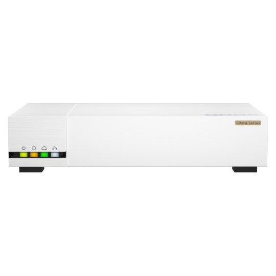QNAP SD-WAN router QHora-322 (4jádrový procesor, 4GB DDR4 RAM, 6x 2,5GbE, 3x 10GbE, 1x USB 3.2 Gen1)