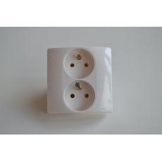 NILOE zásuvka 2x2p+ t bílá NILOE zásuvka 2x2p+ t bílá